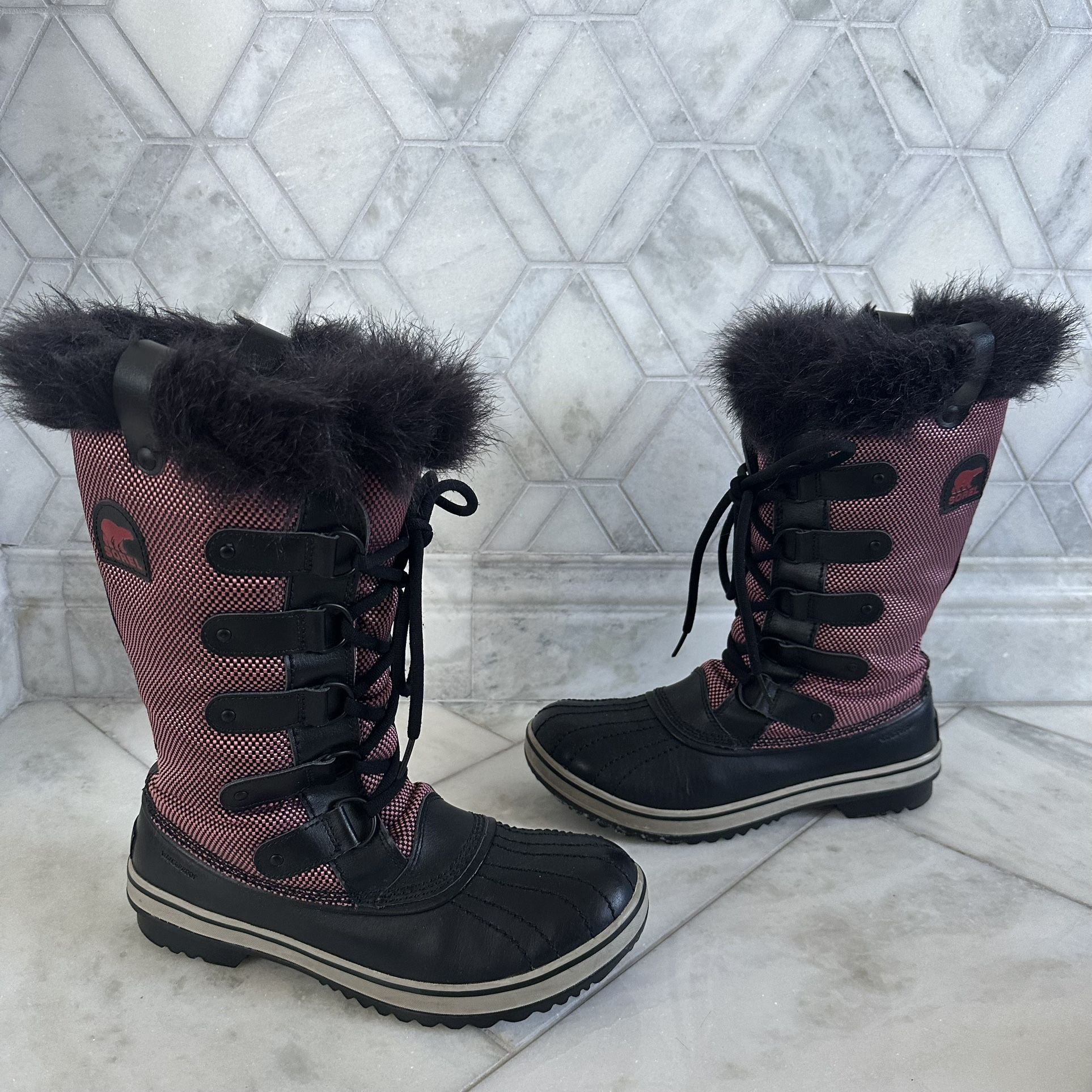 Size 8.5 Women’s Sorel Tofino Black And Pink Faux Fur Boots