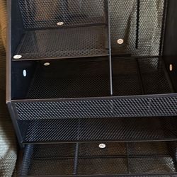 Organizador Para Escritorio. Multifuncional De Malla Con vestidura De Madera En Los Laterales 