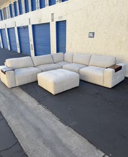 Paige 6-Piece Fabric Modular Sectional with Ottoman – Excellent Condition