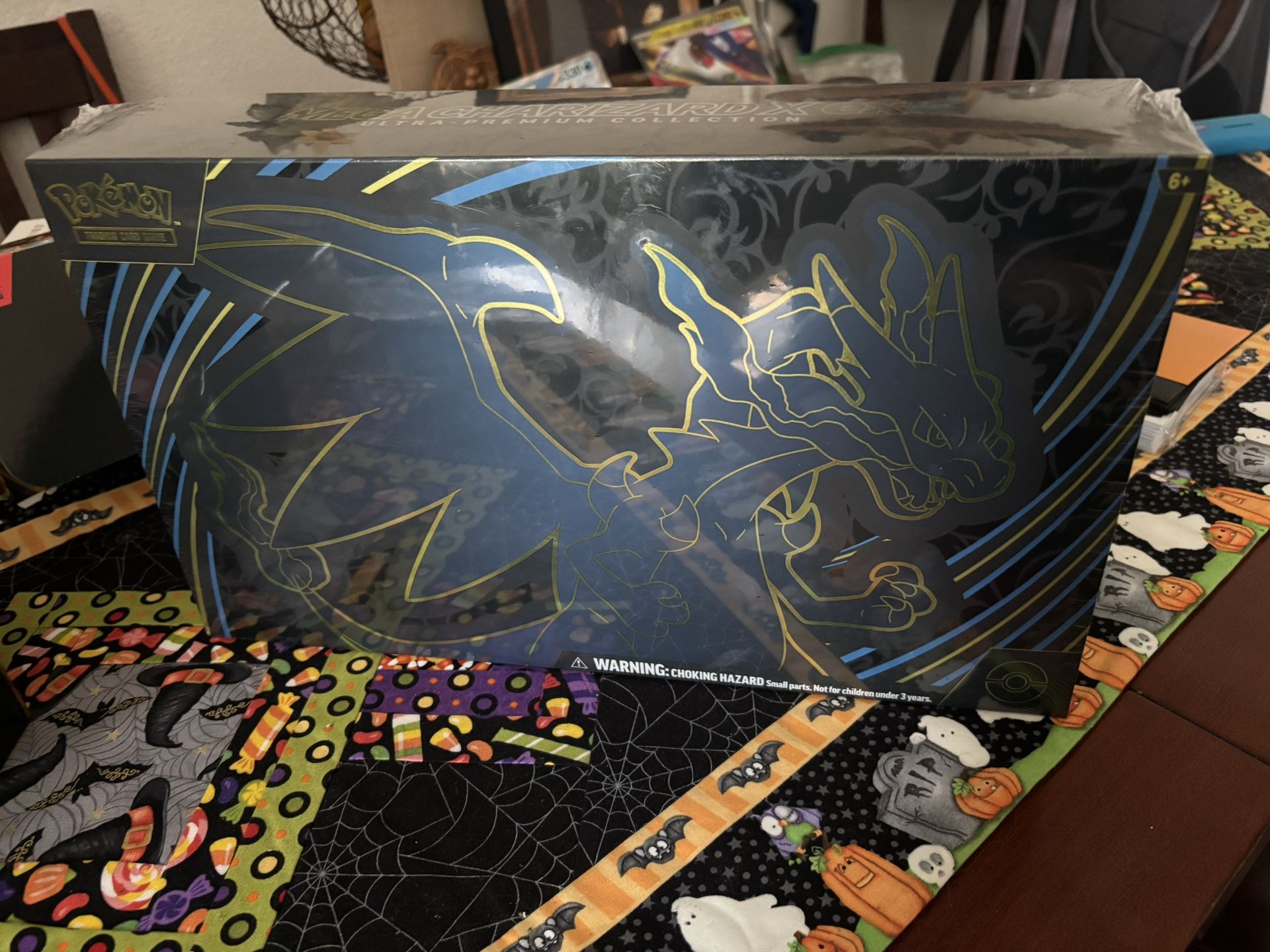 Mega Charizard Ultra-Premium Collection Box