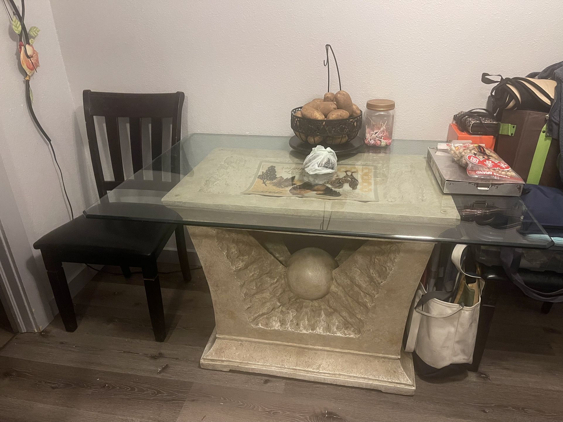Dinning Table And Chairs