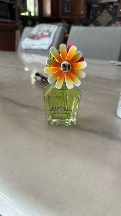 Marc Jacob’s daisy wild perfume