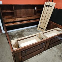Full Size Wood Bedframe used