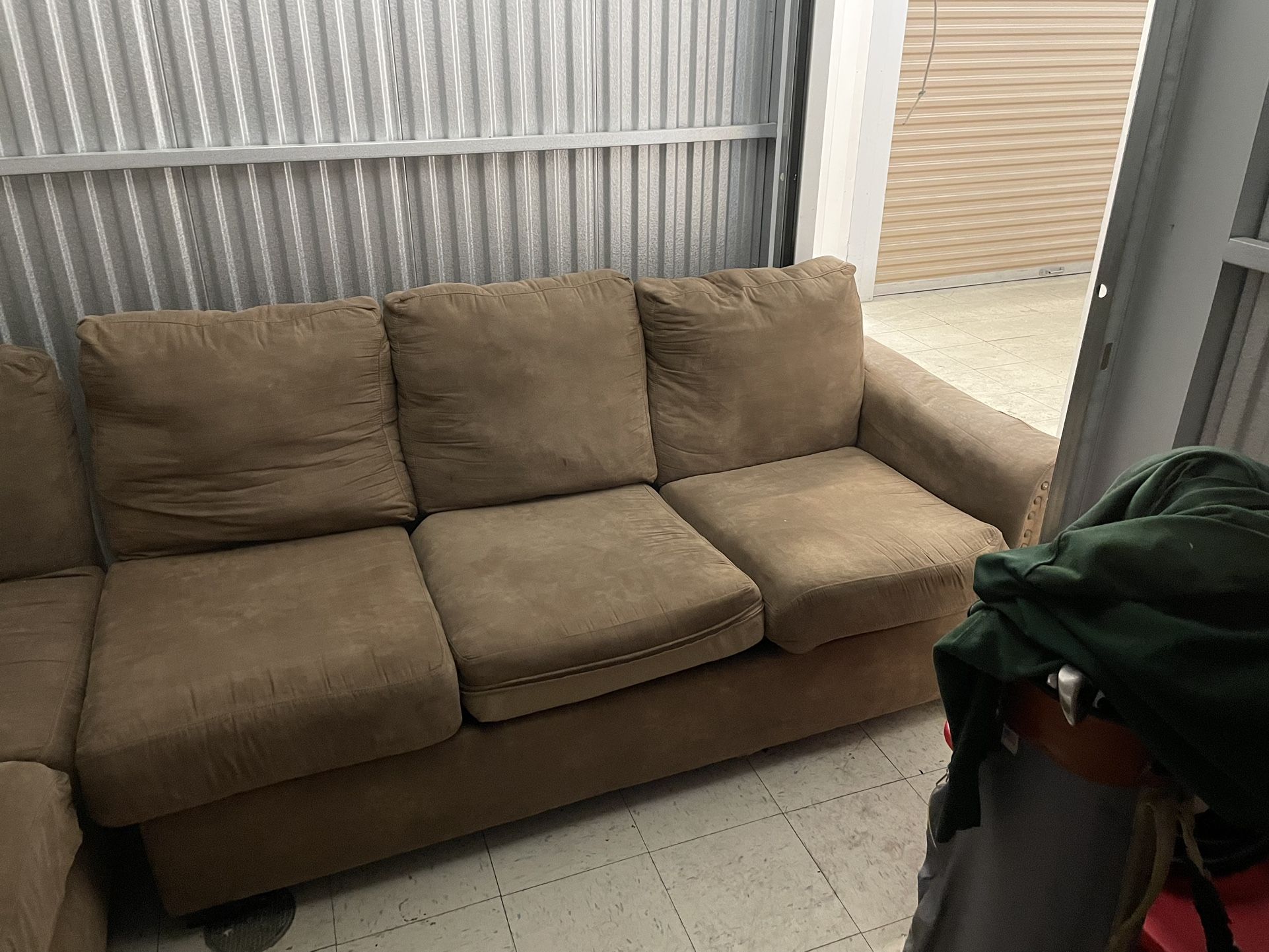 Brown sectional couch for Sale in Albuquerque, NM OfferUp