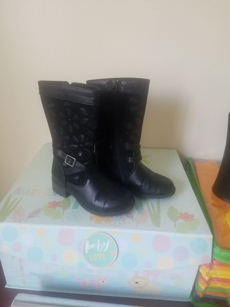 Girls boots 9