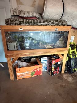 HAND CRAFTED REPTILE TANK
