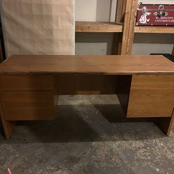 Free solid wood desk