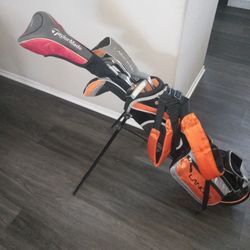 Lancer Junior Golf Bag with 9 Golf Clubs