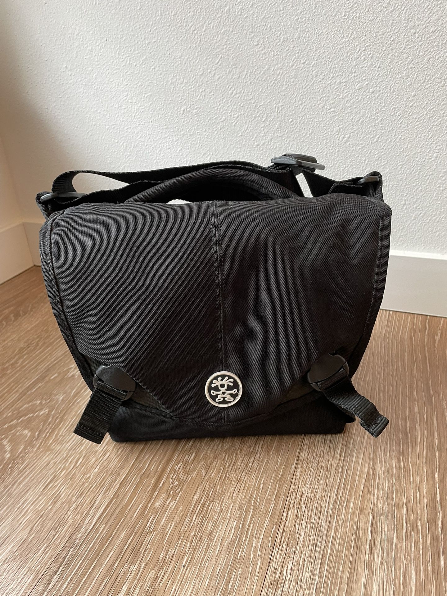 Crumpler Five Million Dollar Home Camera Bag