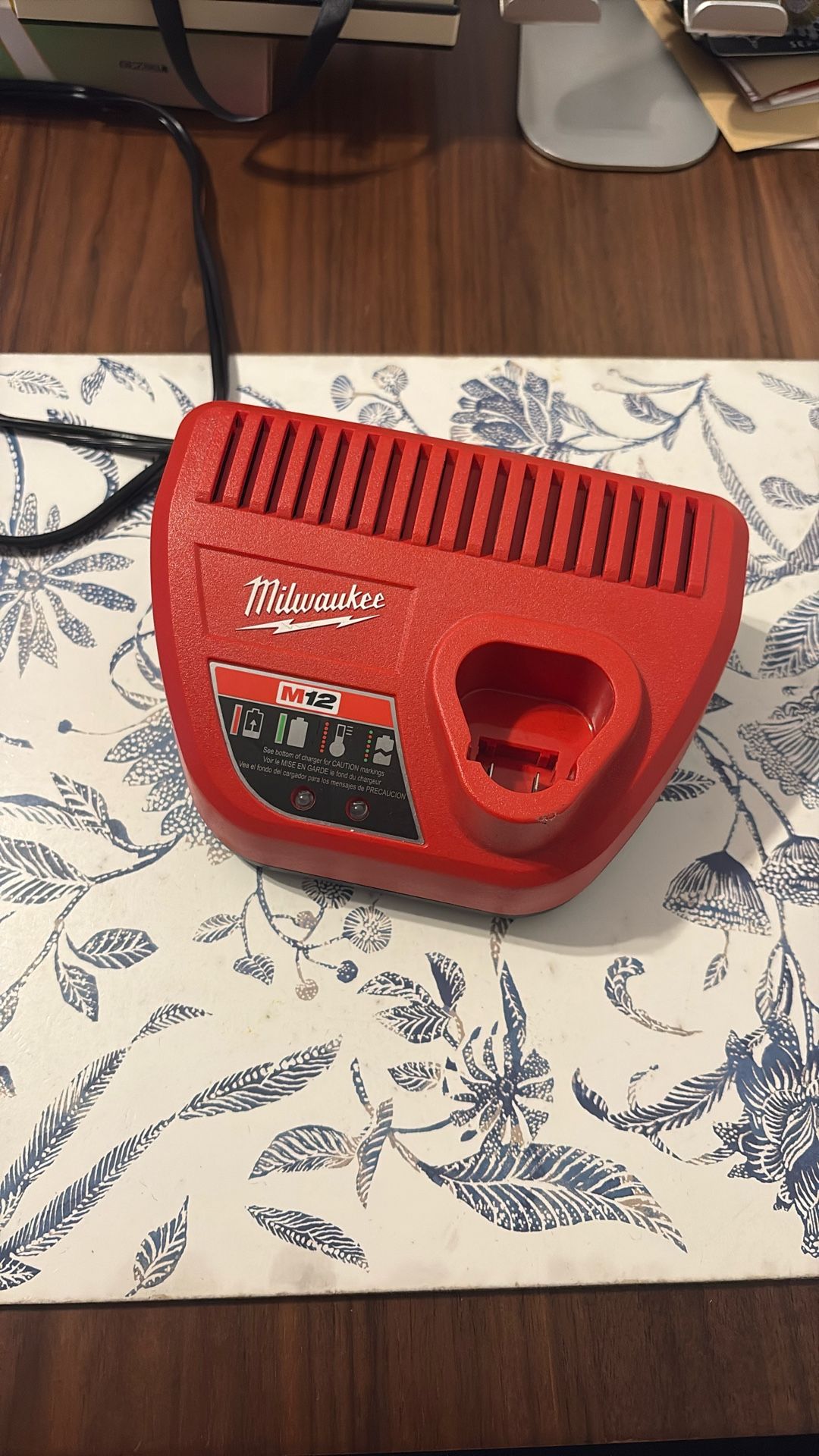 Milwaukee M12 Charger