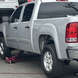 GMC Sierra 1500 Wheels And Tires 17”