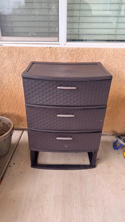 Sterilite drawer set