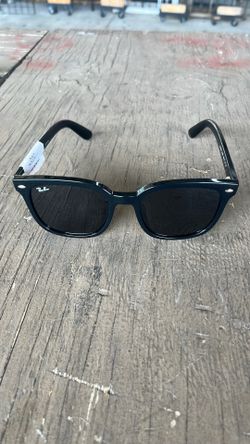 Ray-Ban Sunglasses Polished Black rb4401D