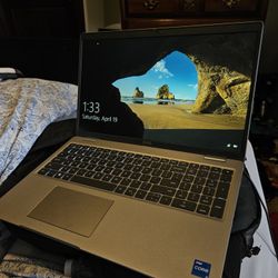 Dell Latitude 5530 (specs in description)