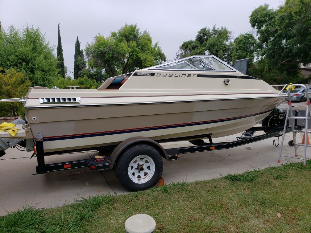 1983 Bayliner Capri