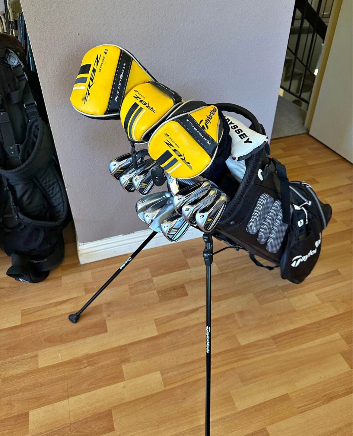 TAYLORMADE COMPLETE GOLF CLUB