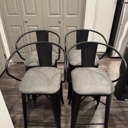 4 Bar Stools