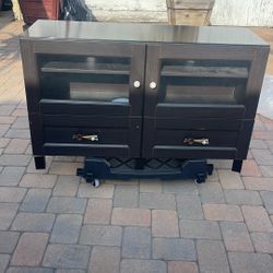 Free Free Entertainment Cabinet