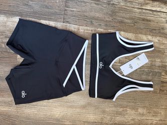 Alo Yoga Black and White Two-Piece Set size s