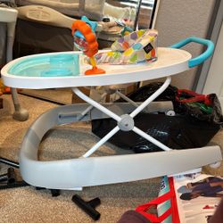 Baby walker/activity Center 
