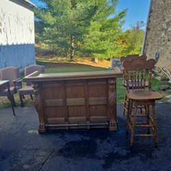 Bar with 2 Chairs