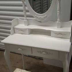 Elegant White Vanity Table with Mirror & Matching Stool NEW 