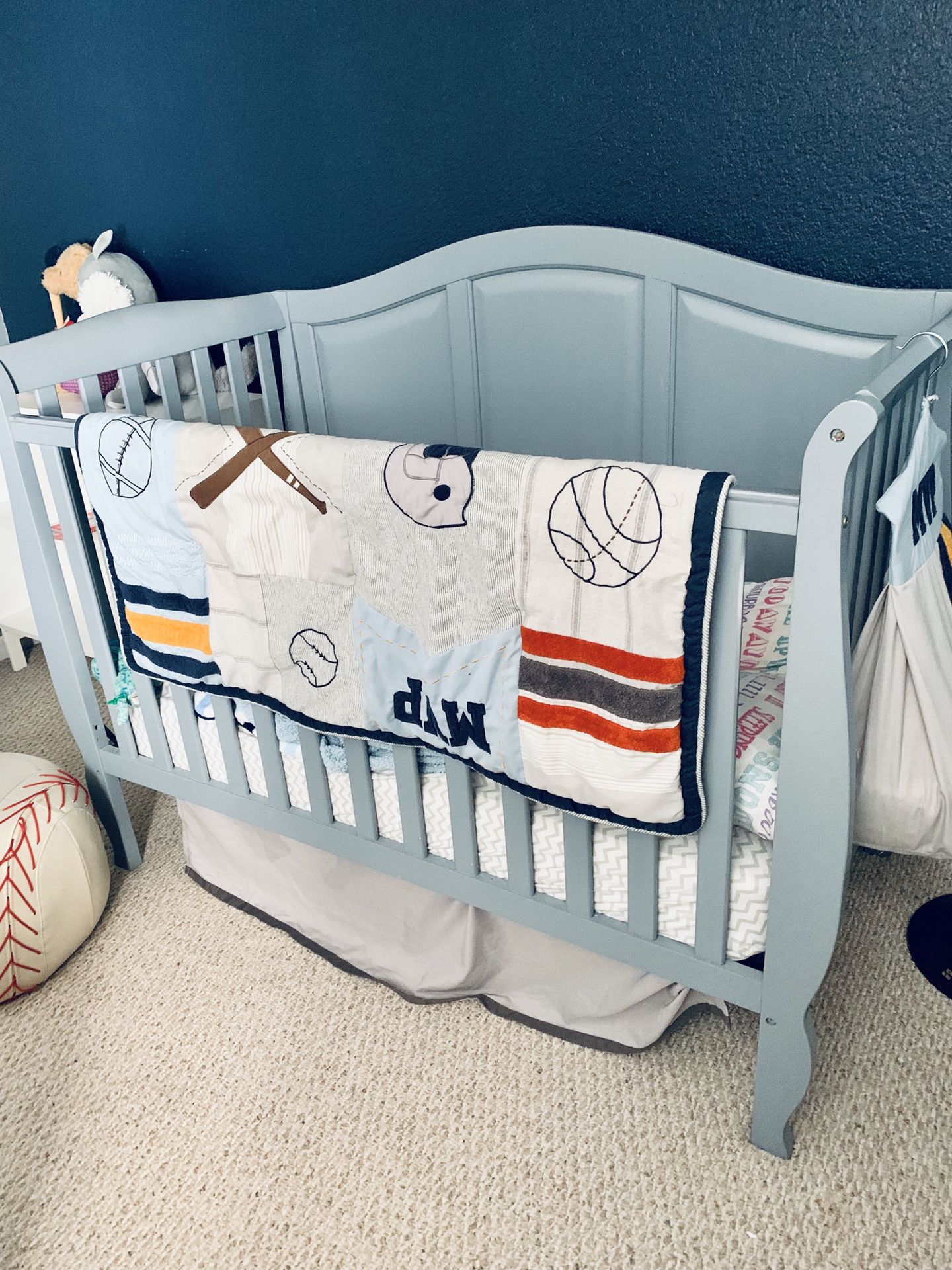 Crib and baby furniture