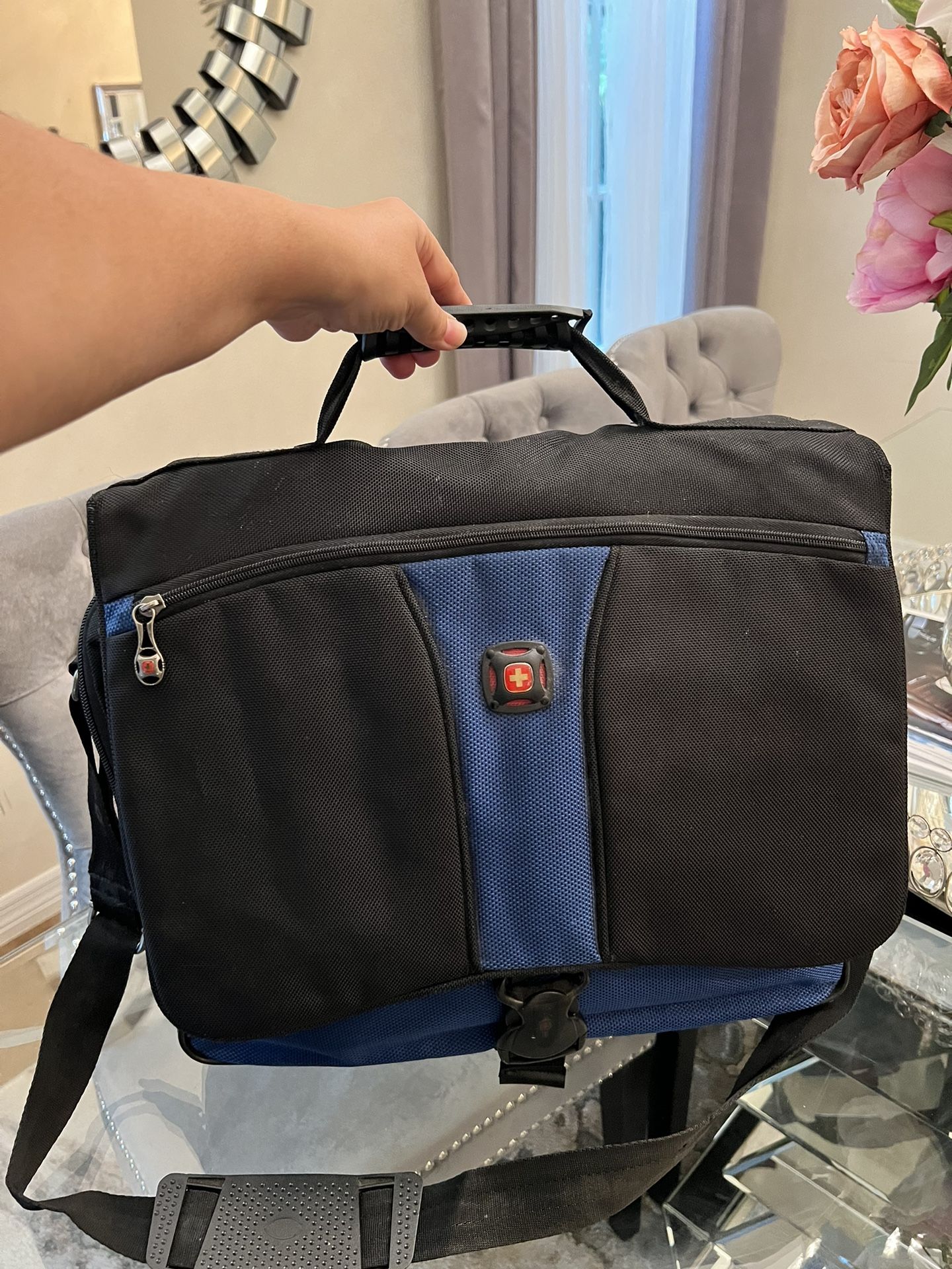 Wenger Swiss Gear Computer Laptop Tablet Carrying Black Briefcase Travel Bag 16"