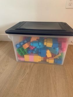 Free Large toy blocks