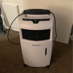 Honeywell Portable Air  Cooler/ Fan 