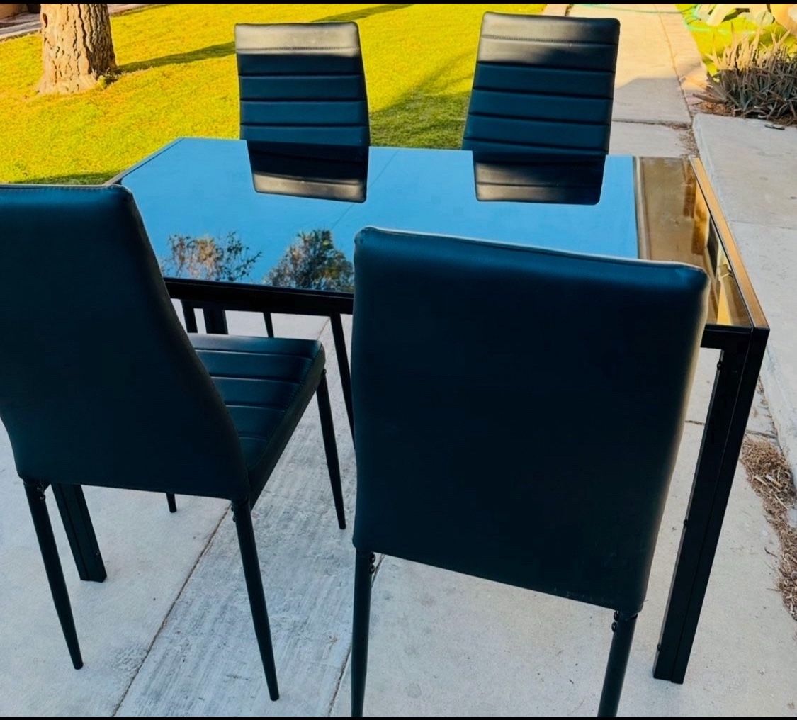 glass dining table.