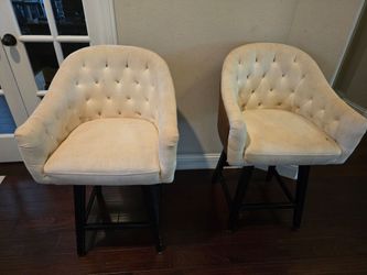 Classy Island high chairs