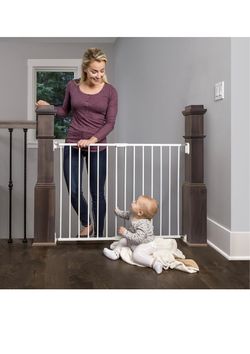 Regalo Top of Stair Safety Gate, White, Metal, 24-40.5” — New Sealed