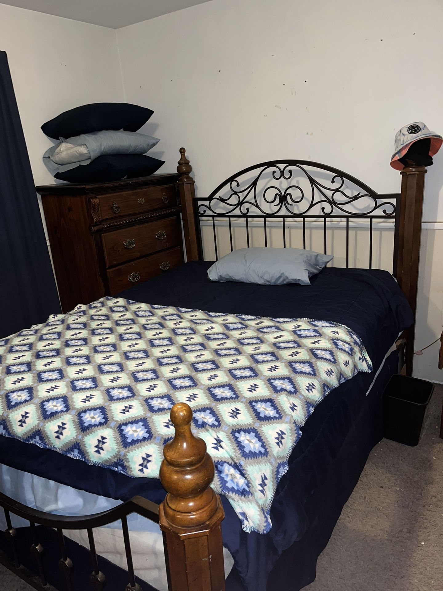 Full Bed With Mattress