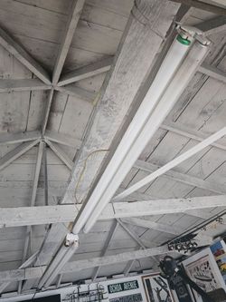 4 ft light fixture