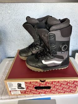 VANS Snowboard Boots