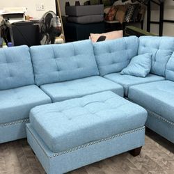 New Sectional Nailhead Couch with Ottoman ! Free Delivery 🚚 !