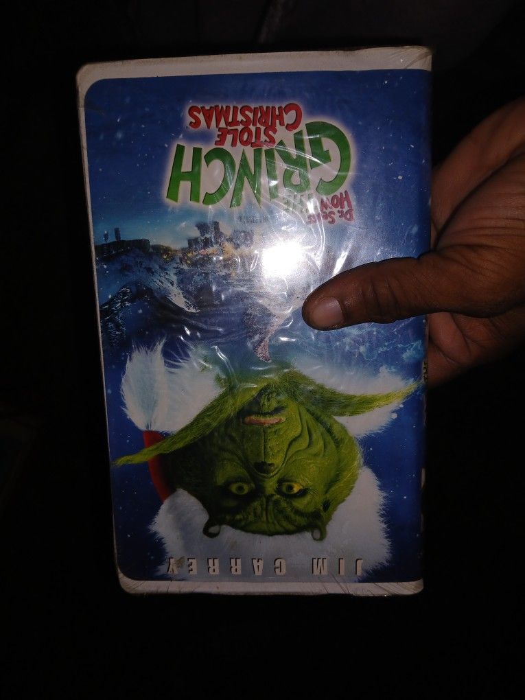 VCR movies for kids adult https://offerup.com/redirect/?o=Y29tZWR5Lkl0's all type of jondra in the VC.R can set tapes that i'm selling