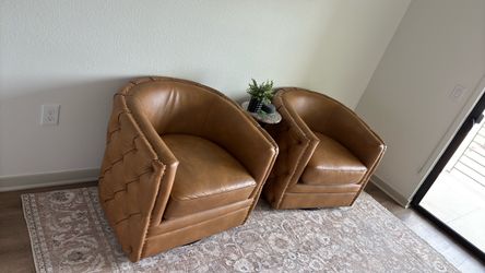2 rotating side chairs