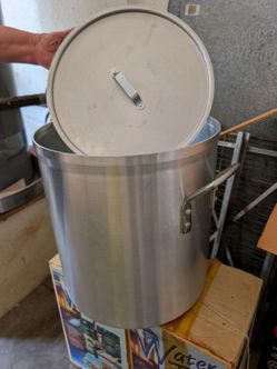 Large 40 Gallon Aluminum Stockpot with Lid