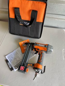 Ridgid 18 Gauge 1 -1/2 in Narrow Crown Stapler Pneumatic Model R150FSF3