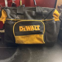 DEWALT N712935  Large Heavy Duty Tool Bag w/ Hard Bottom
