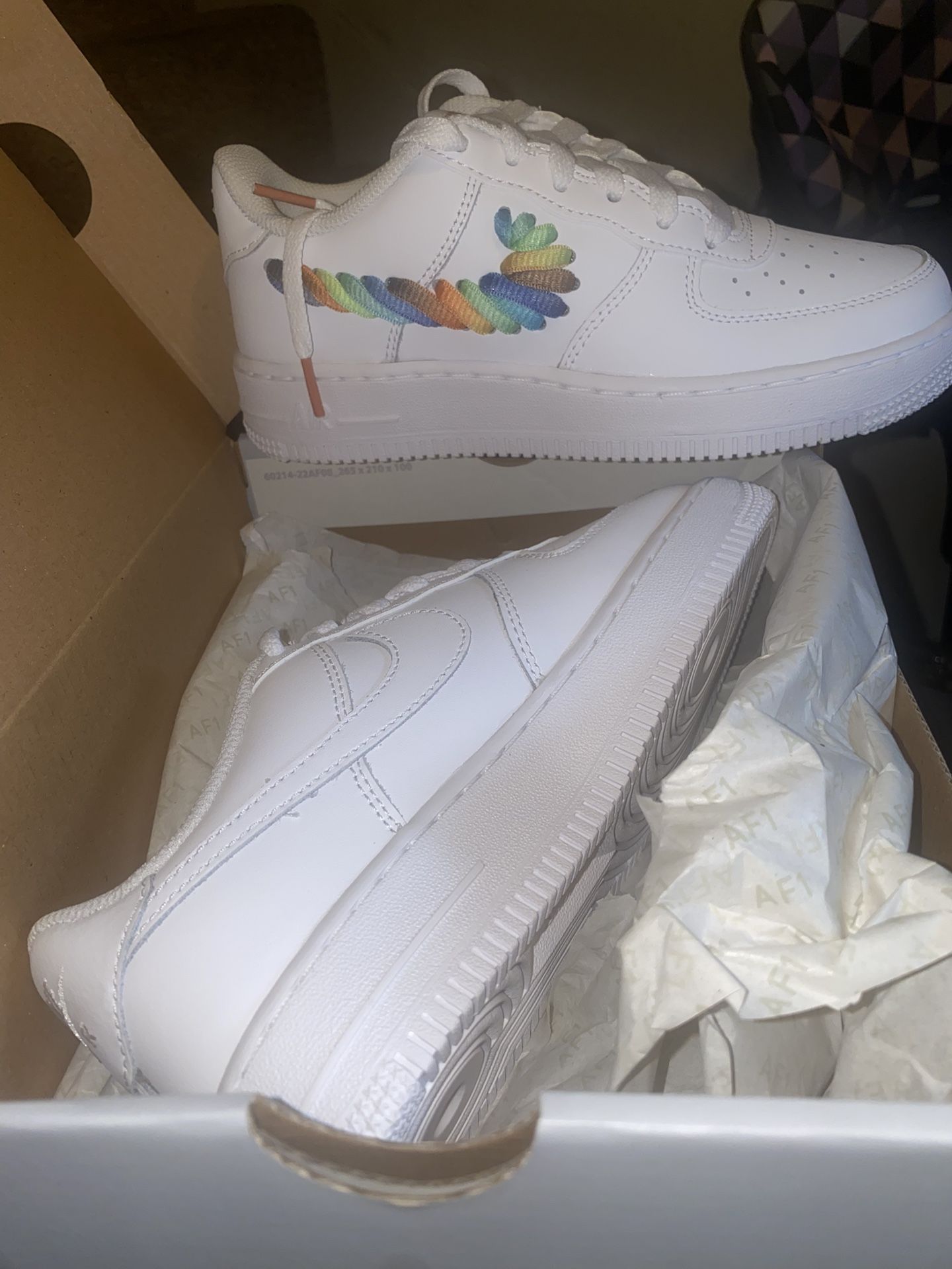 Kids Nike Air Force 1 LV8 Sz 4Y