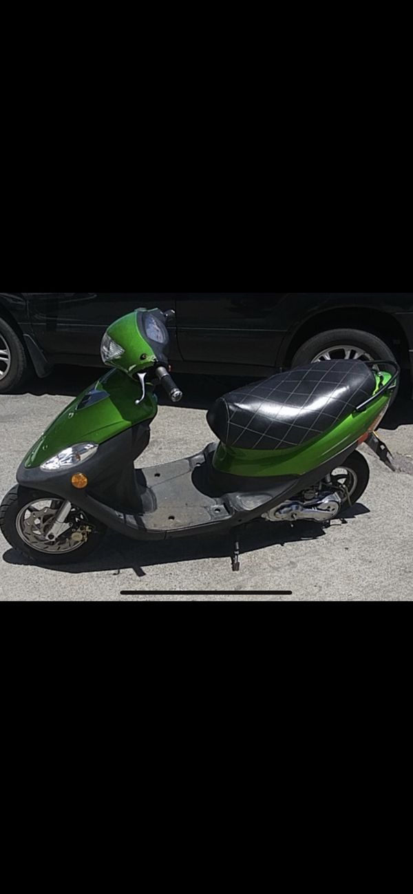 2012 sym moped
