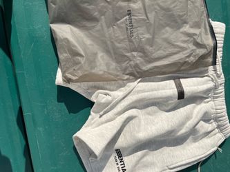 Light oat essential sweat shorts