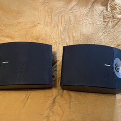 Bose 301v Bookshelf Speakers (pair)
