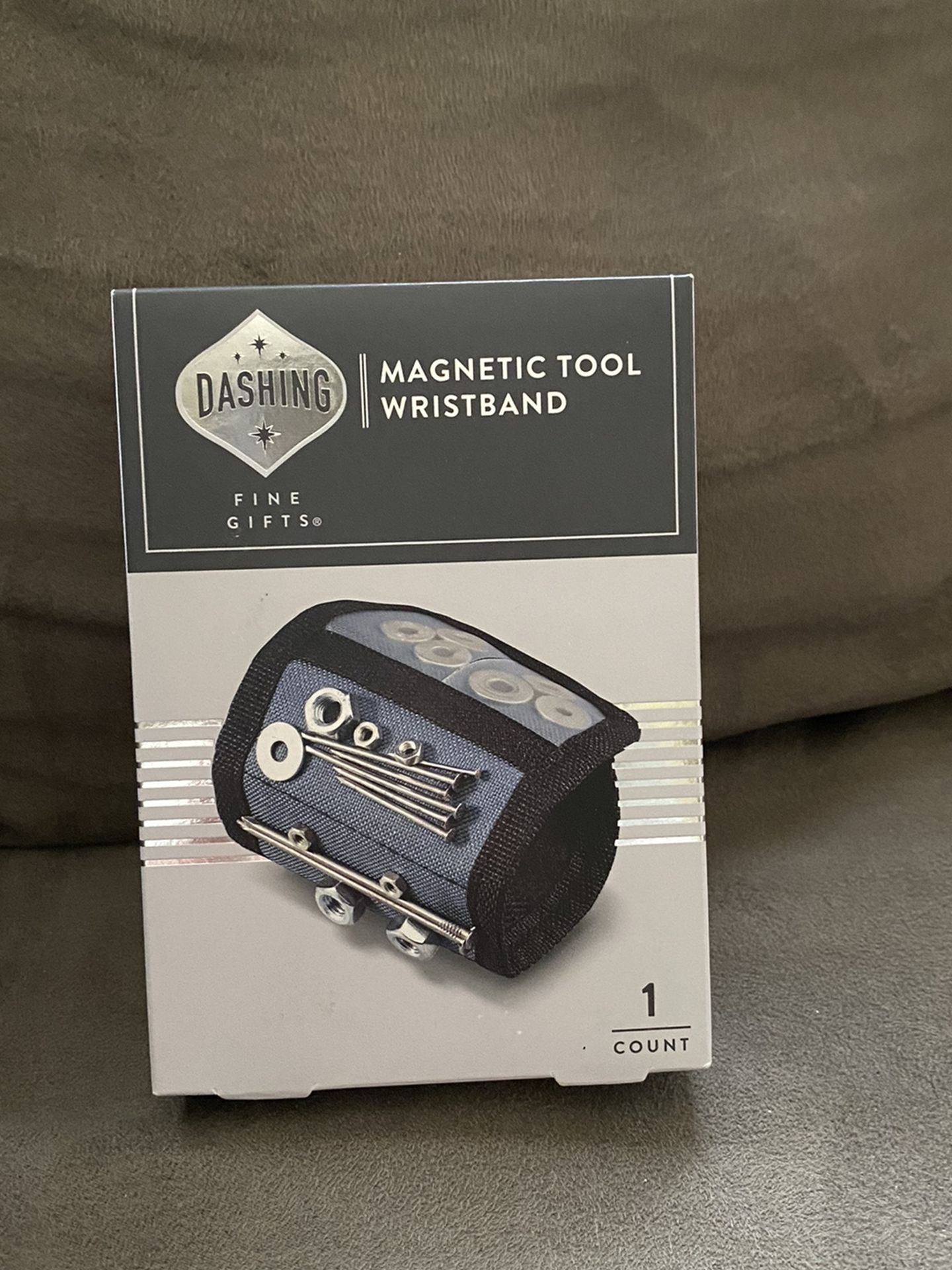 BRAND NEW MAGNETIC TOOL WRISTBAND