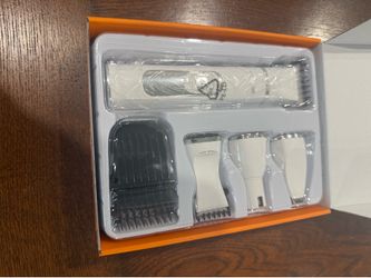 Dog grooming Clipper set. Brand new in the box.