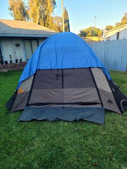Extra Large 10' x 12' Dome Tent EX COND