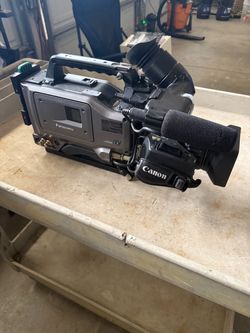 Panasonic DV Professional Camcorder with Canon Lens